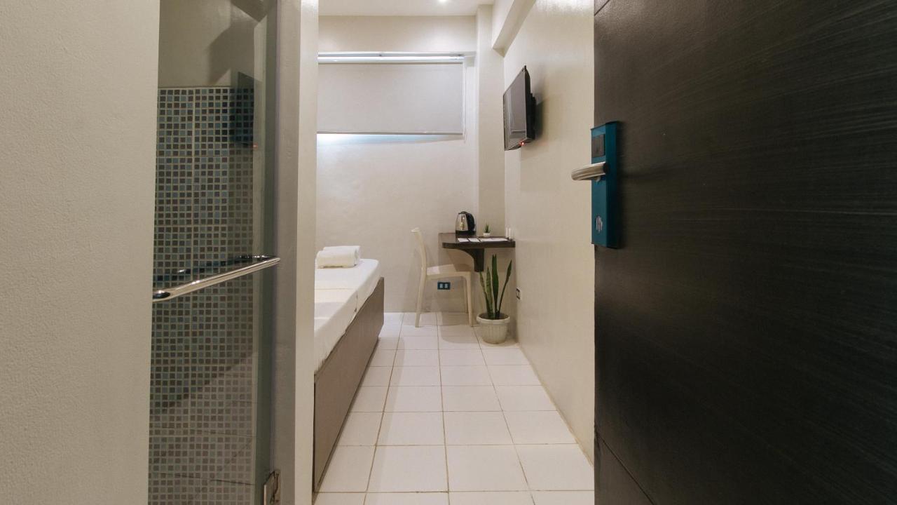 Urbanview At San Antonio'S Place Sampaloc Manila Ngoại thất bức ảnh